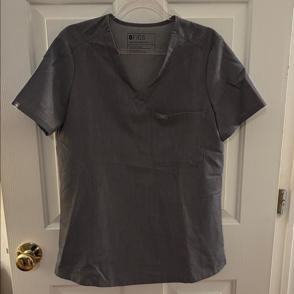 Figs	women's Graphite Catarina- One-Pocket Scrub Top - S . Smoke free home.